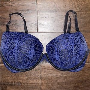 Victoria’s Secret Lace Padded Push Up Bra 32DD